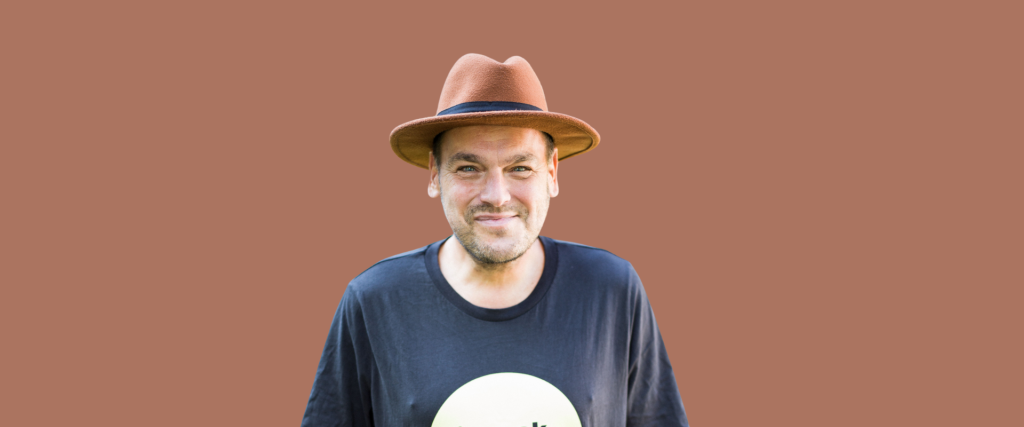 Inspirerende foredrag med Chief 1 om musik, livskrise og kunsten at leve i nuet